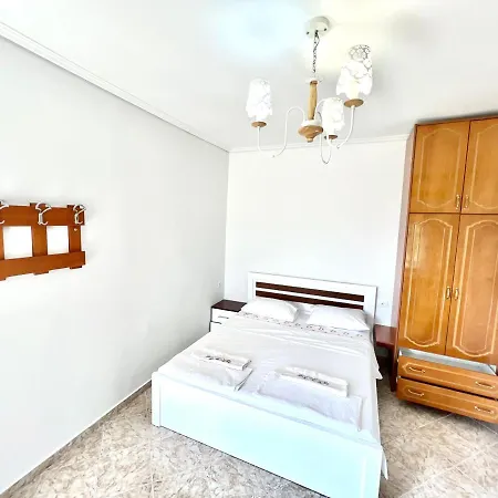 Coral 招待所 Sarandë